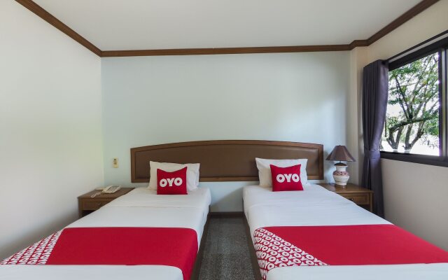 OYO 859 Golden Land Hotel