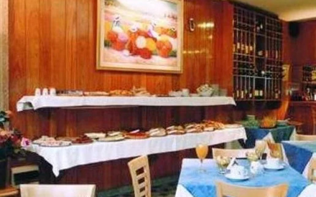 Hotel & Apart Argentino La Plata