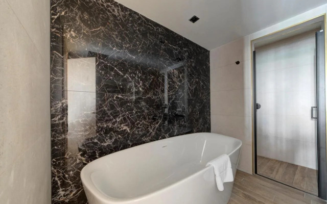 Land's End Boutique Hotel