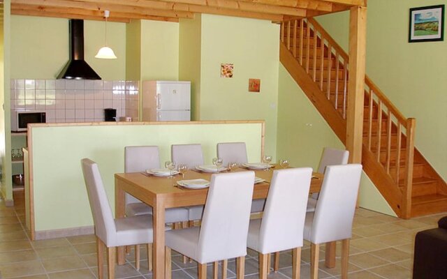 House With 4 Bedrooms in Saint-vincent-la-châtre, With Pool Access, Fu