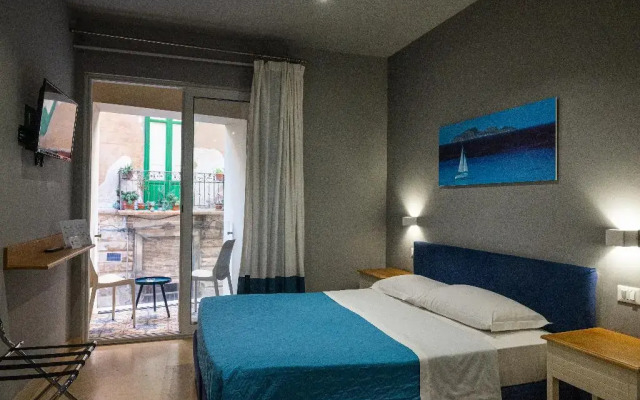 ZIBIBBO SUITES & ROOMS - Aparthotel in Centro Storico a Trapani