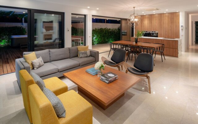 Luxury Villa Dominus With Swimming Pool