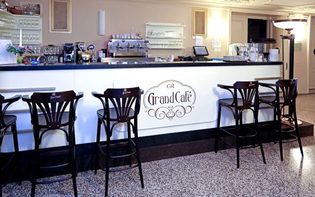 Grandhotel AMBASSADOR National House