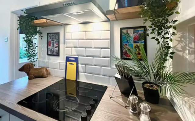 Woodcrest Retreat Sleeps 4 With Garden