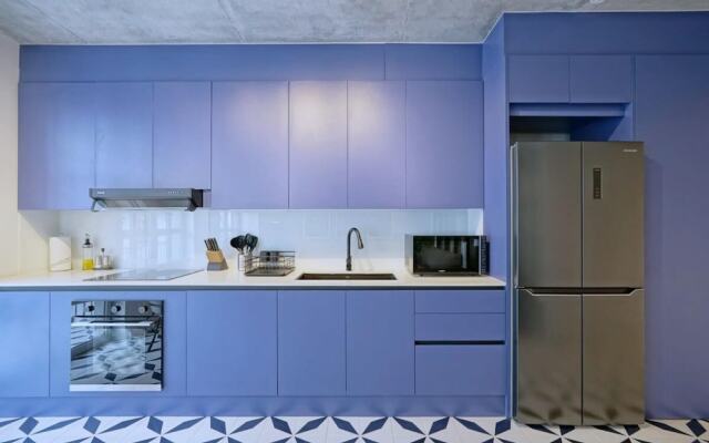 w Lively 2BR in Plaza Herrera