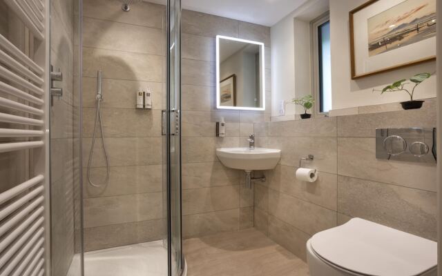 Barakat Lakes Escape