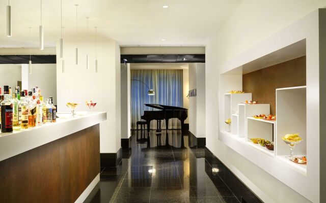 Отель Unahotels Century Milano