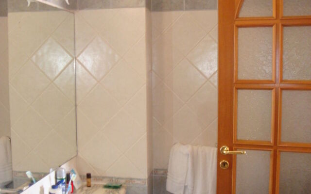 EliHotel