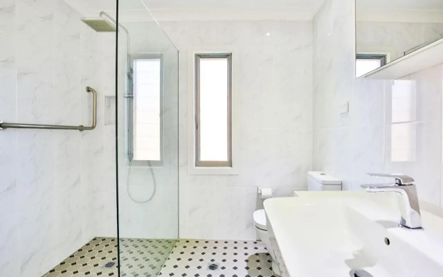 Watermans - Pet Friendly - 1 Min Walk to Beach