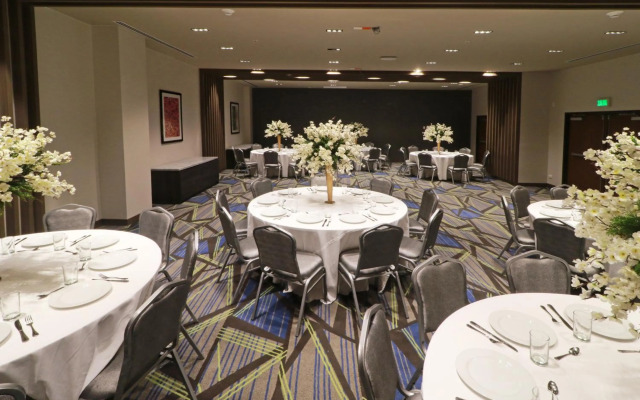 Holiday Inn Express Monterrey Fundidora by IHG