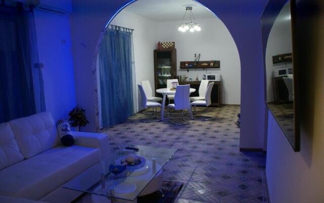 Island Apartment