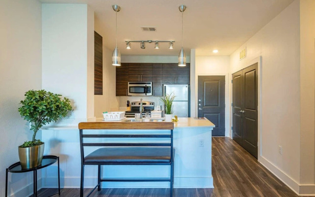 FRONTDESK NoHo Flats at North Hyde Park Apts Tampa