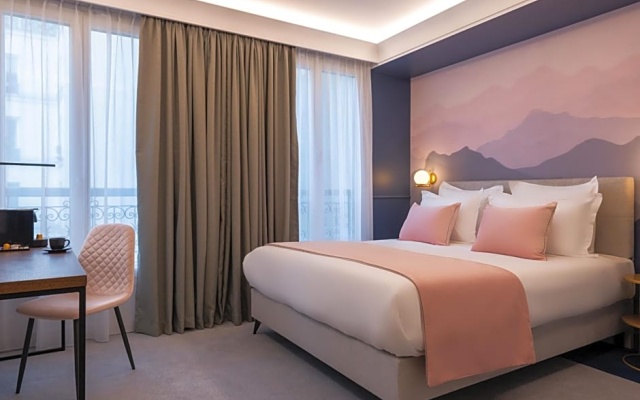 Deluxe Double room with balcony (full double bed)