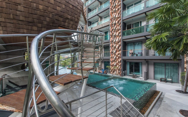 Pool Front Sexy Studio Fully Furnished Apartment