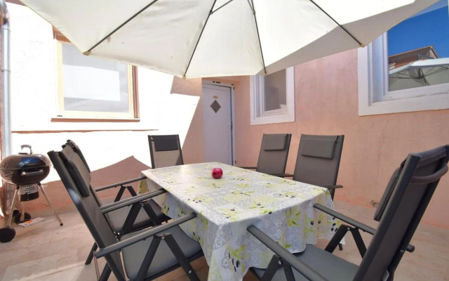 City Centre Apartment with terrace 2