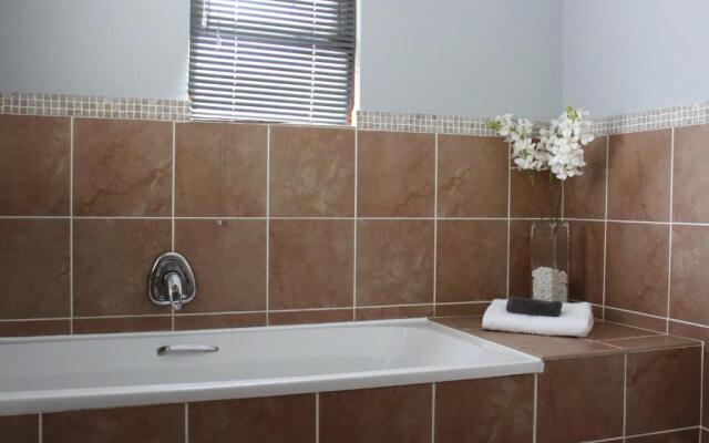 71 on Albert Guest House