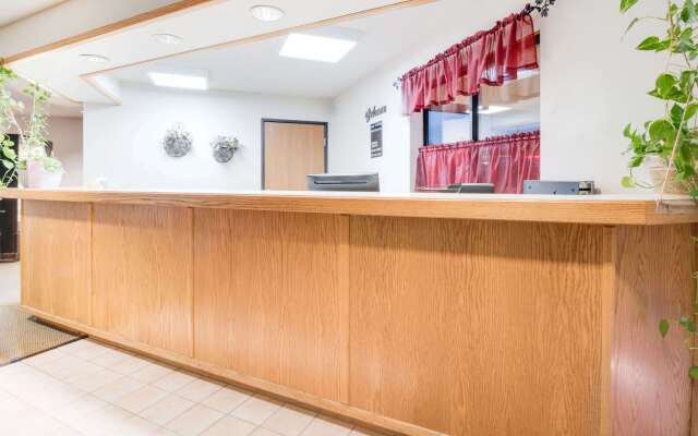 Days Inn by Wyndham Sturgis