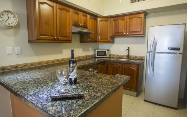 Luna Maya condo free access to Beach club