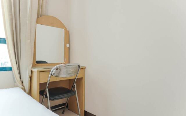 Modern Elegant and Good 3BR at Pangeran Jayakarta Apartment