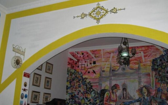 Hostel 33
