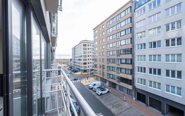 Studio Retreat With Sunny Terrace