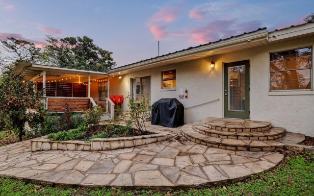 Luxury Lakefront Oasis W/Boat Dock-Firepit