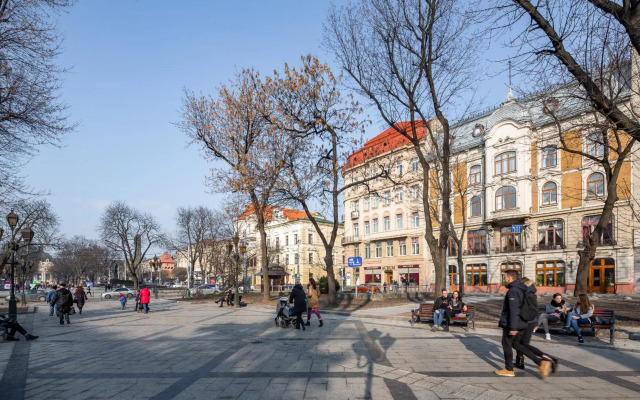 Grand Lviv Apartment I (1 of 3)