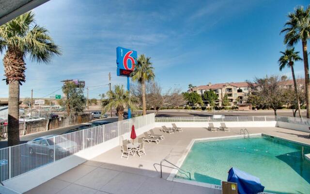 Motel 6 Phoenix East