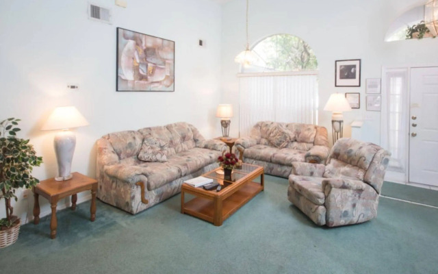 Nancy's Whipsering Oaks Villa