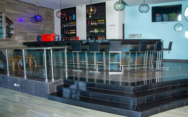 Royal Shaza Suites
