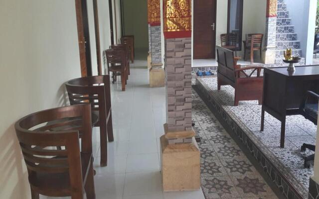 Mahkota Home Stay Full View