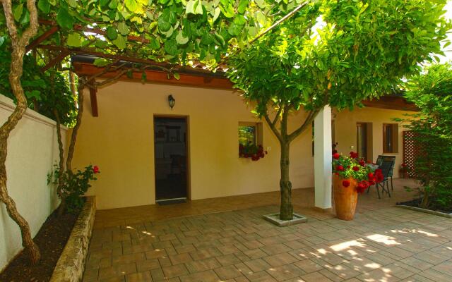 Apartment 1770