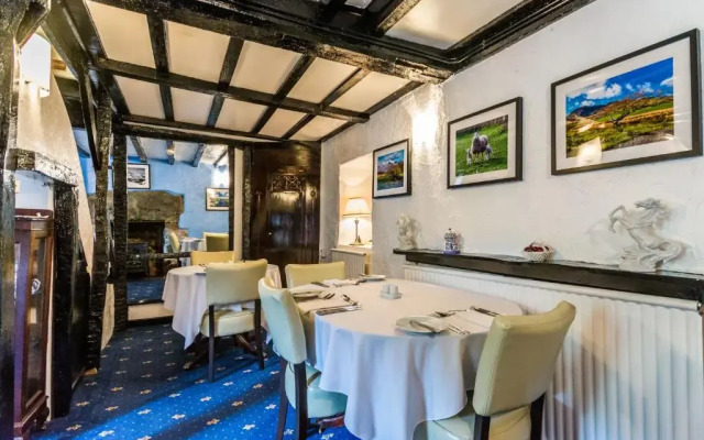Gwesty Minffordd Hotel