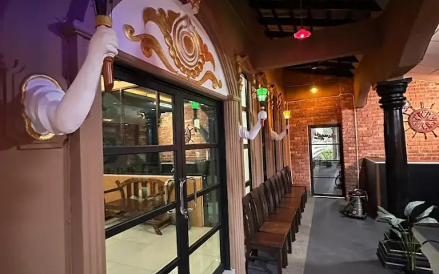 Maxwell Inn Luxury Hotel