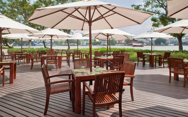 ibis Bangkok Riverside