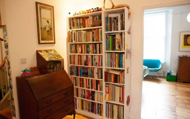 Spacious 3 Bedroom Georgian House in Bristol