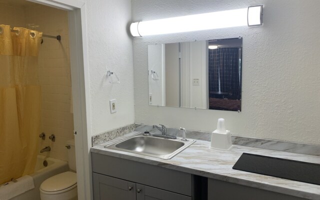 Studio Lodge Macon Extended Stay