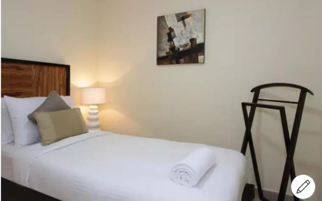 Private Beach Shoreline Luxurious Apartment