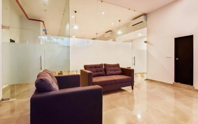 Collection O 40206 Govind Marg