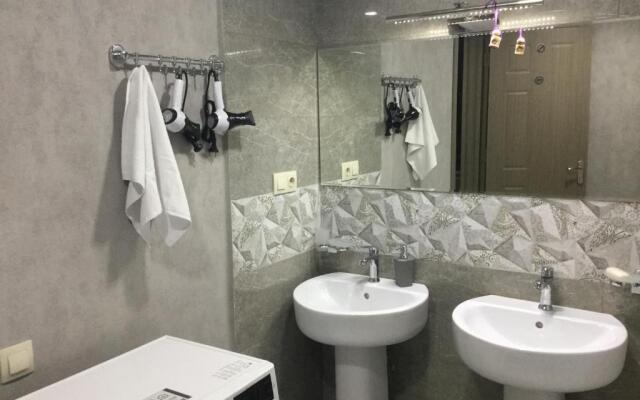 Apartment White Orchid