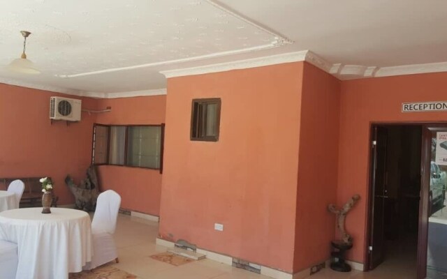 Twin Cave Lodge