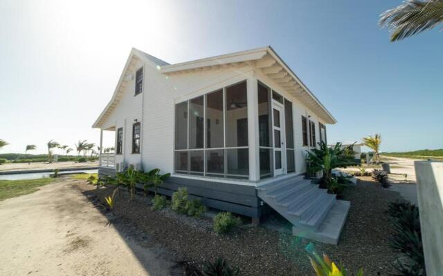 Athena's Mahogany House by the Bay 4 Bedroom/2 Bathroom