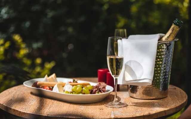 Garden Suites Residence by TKC