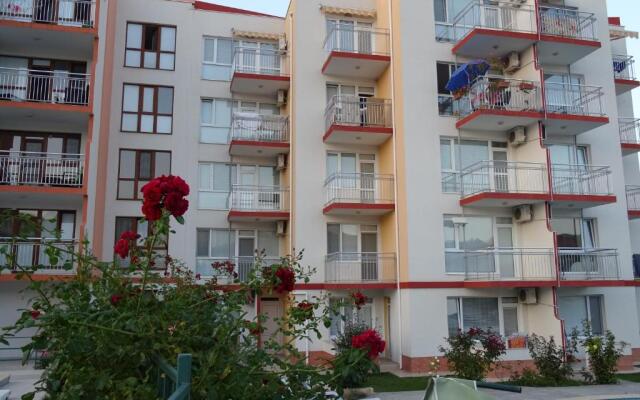 Apartments In Lotos Complex