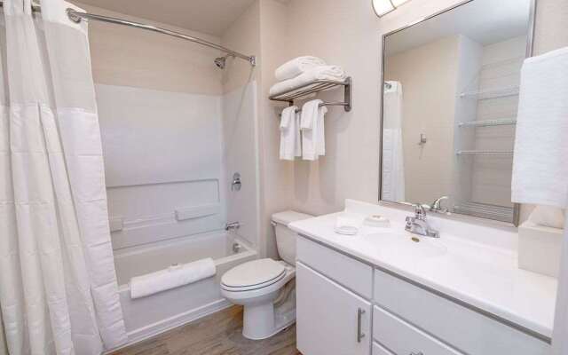 Soka Suites Dallas - Las Colinas