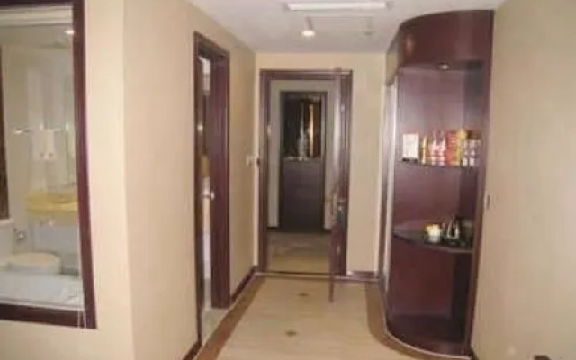 Jingjiang Fenghe Hotel