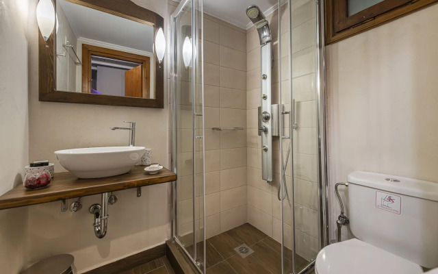 Ef Zin Studios & Suites