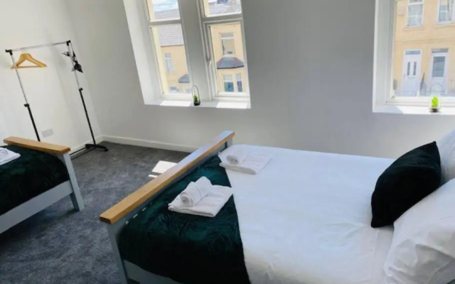 Stunning 3 Bed Holiday Home in Barry by Propertri