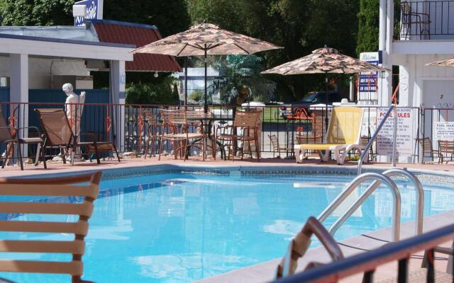 Riverside Motel