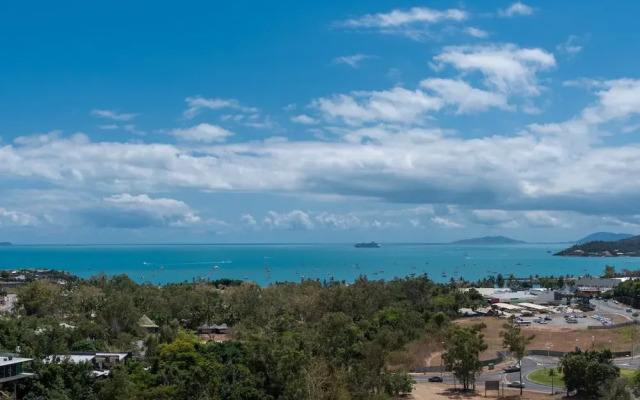 Coral View at Azure Sea